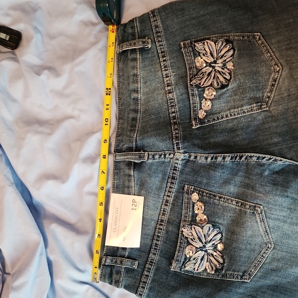 Jeans - Picture 6 of 7